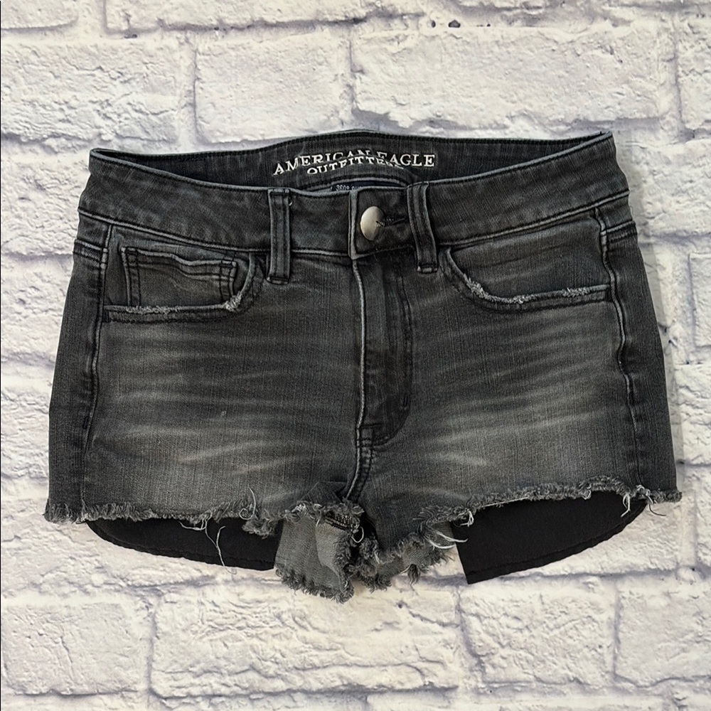 American Eagle Super Stretch Shortie Black Denim Cut Off Hem Jean Shorts Size 2